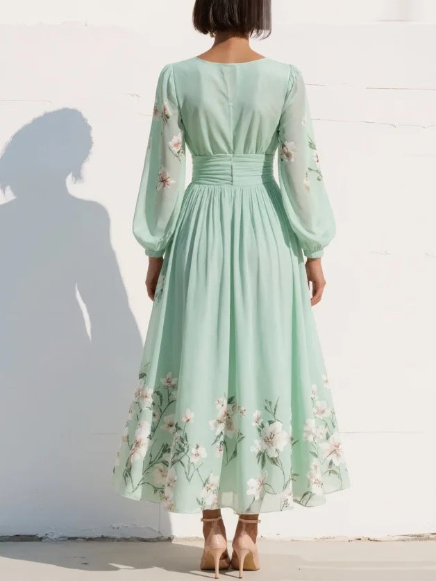 ROBE MIDI PLISSÉE EN MOUSSELINE VERT CLAIR À COL EN V ET IMPRIMÉ FLORAL