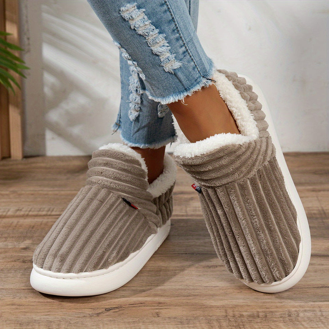 Hayden Zuri™ | Chaussons Douillets et Confortables